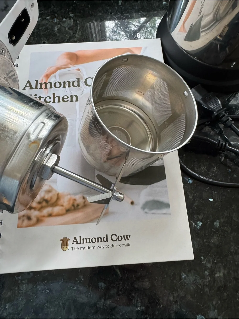 Almond Cow Plant-Based Milk Maker – Excellent Condition